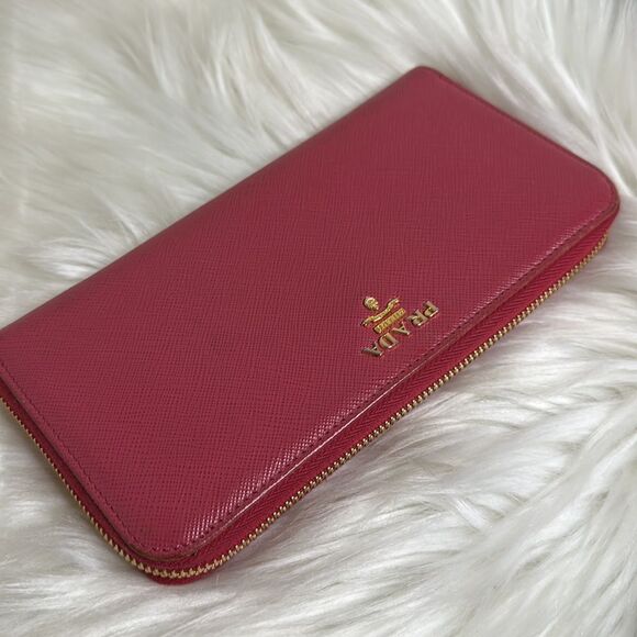 💯Authentic Prada Zipped Safiano Long Wallet 🍀 - Picture 14 of 17